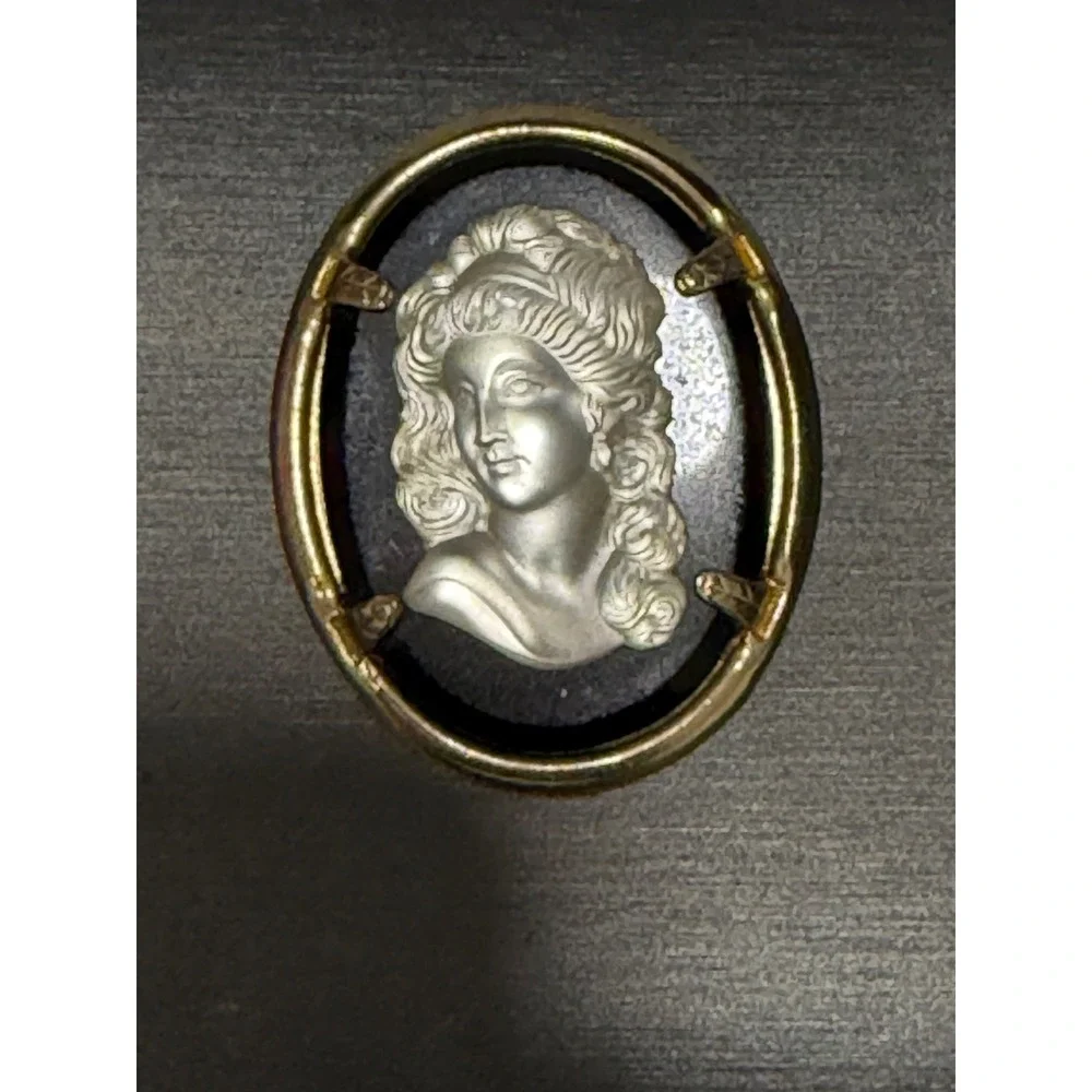Vintage Cameo Brooch Black White Left Facing Lady Portrait Gold Tone Plastic
